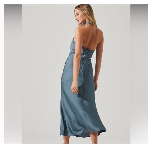New ASTR Marissa Satin Halter Midi Dress in Dusty Blue Size XS - Picture 2 of 5